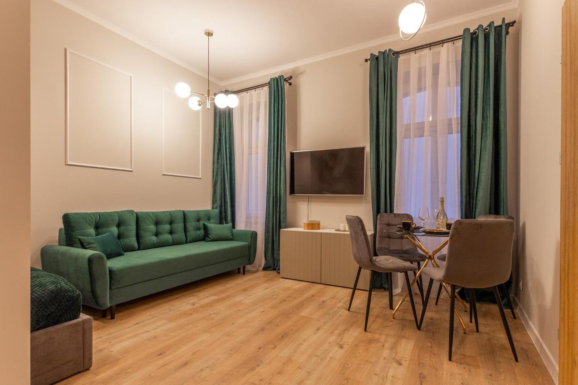 Chill Apartments Central Station Katowice Esterno foto